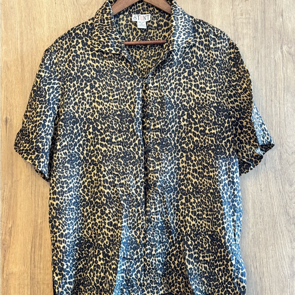 Vintage 90s Stunt Leopard Print Silk Party Shirt Short Sleeve Size L